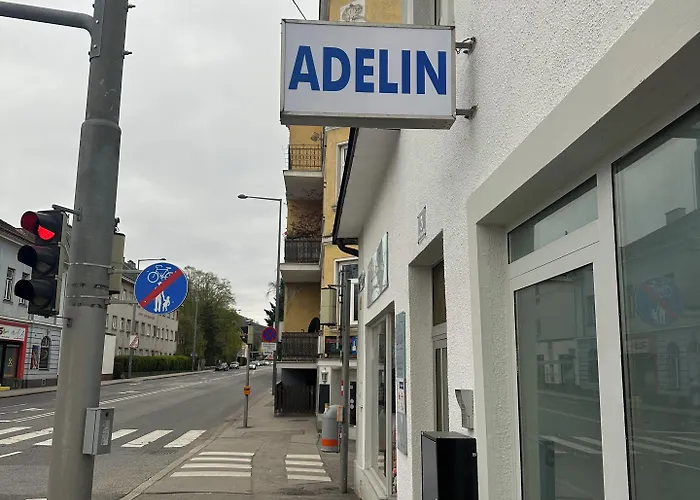 Ostello Adelin
